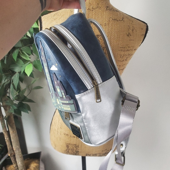 💙RARE💙 Loungefly Harry Potter Hogwarts Castle Mini Backpack Hedwig - Picture 12 of 16